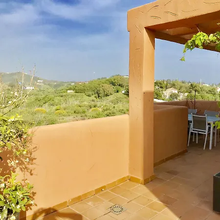 Appartement The Elviria Penthouse,